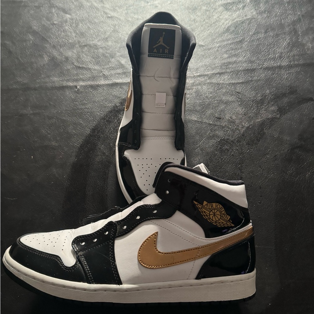 Air Jordan One’s Size 10 1/2 Men No strings worn once - Picture 2 of 10
